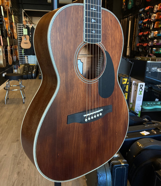 PRS SE P20E Parlor Acoustic/Electric - Vintage Mahogany Satin Finish (FLOORSTOCK SALE)