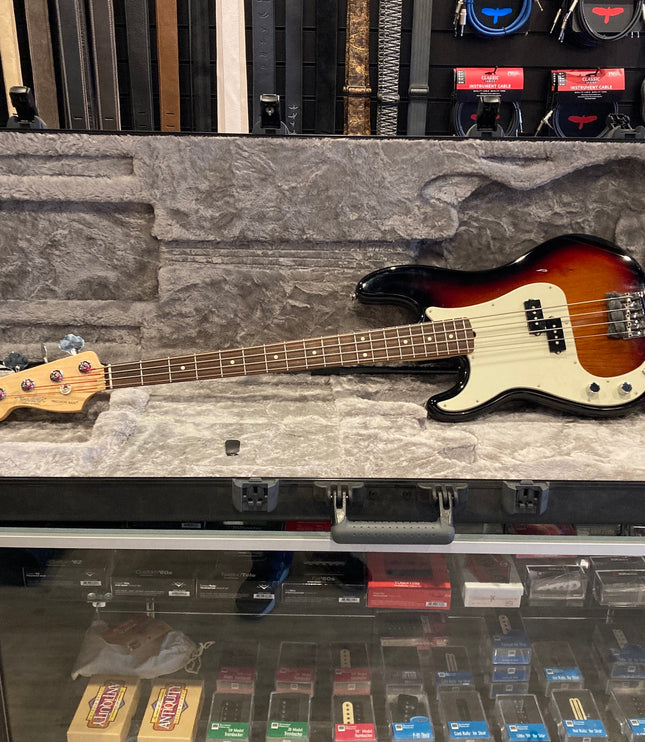 2017 Fender American Professional Precision Bass - 3-Colour Sunburst, Left Handed